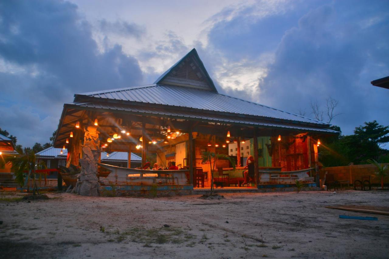 Rock And Wreck Dive Resort Tanjungbinga Exterior foto